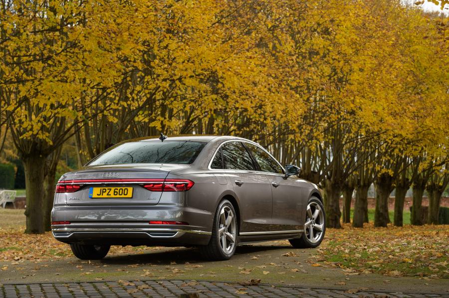  Audi A8 L 50 TDI Quattro (D5) 2017 года  (UK) (фото 15 из 40)